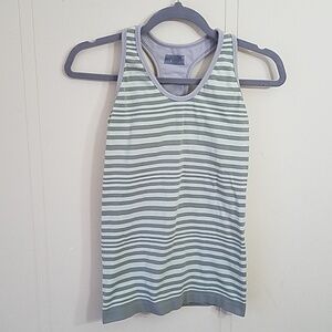 𝅺athleta work out tank top XS built in bra striped
